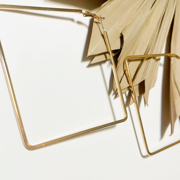 hoop earrings - Picture 3 of 5